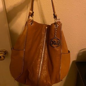 Gorgeous Michael Kors tan leather hobo